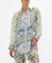 Load image into Gallery viewer, Long Line Shirt With Yoke And Button Detail