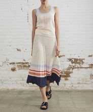 Load image into Gallery viewer, Knitted Sleeveless T-Shirt