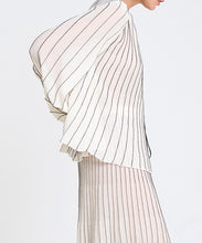 Load image into Gallery viewer, Radial Knitted Blouse