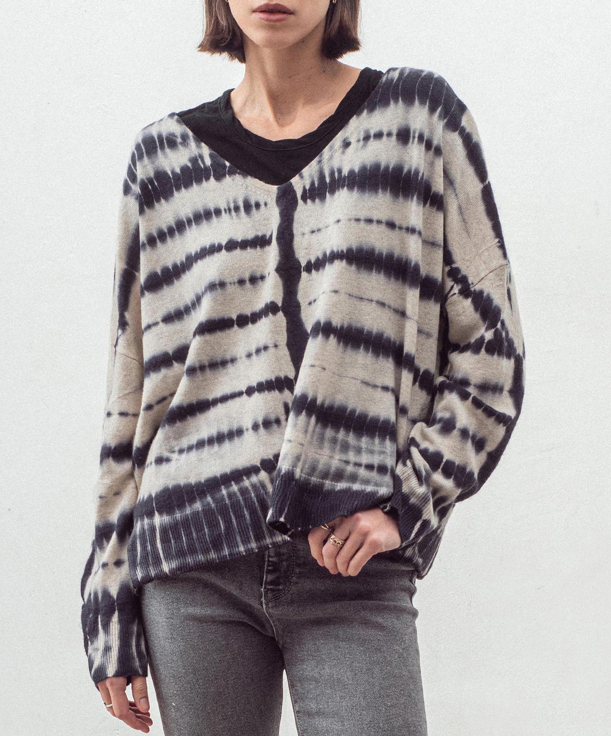 N.29 Cashmere Blend Tie-Dye V Neck