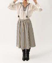 Load image into Gallery viewer, BiharLL Embroidered Blouse