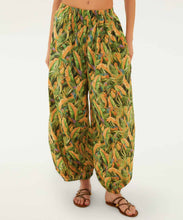 Load image into Gallery viewer, Green Forest Parrots Pockets Balloon Pants