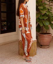 Load image into Gallery viewer, Soleil D&#39;Amour Silk Shirt