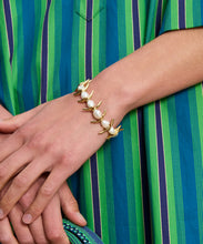 Load image into Gallery viewer, Calypso Pearl Fish Bracelet