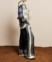 Load image into Gallery viewer, Banderra Scarf Silk Shirt