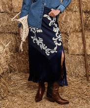 Load image into Gallery viewer, Dillon Appliqué Skirt