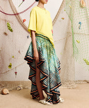 Load image into Gallery viewer, Teo Bouquet Tee