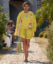 Load image into Gallery viewer, Teo Bouquet Tee