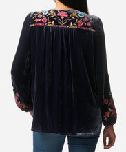 Load image into Gallery viewer, Curved Hem Prairie Blouse
