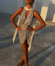 Load image into Gallery viewer, Sequin Lily Top