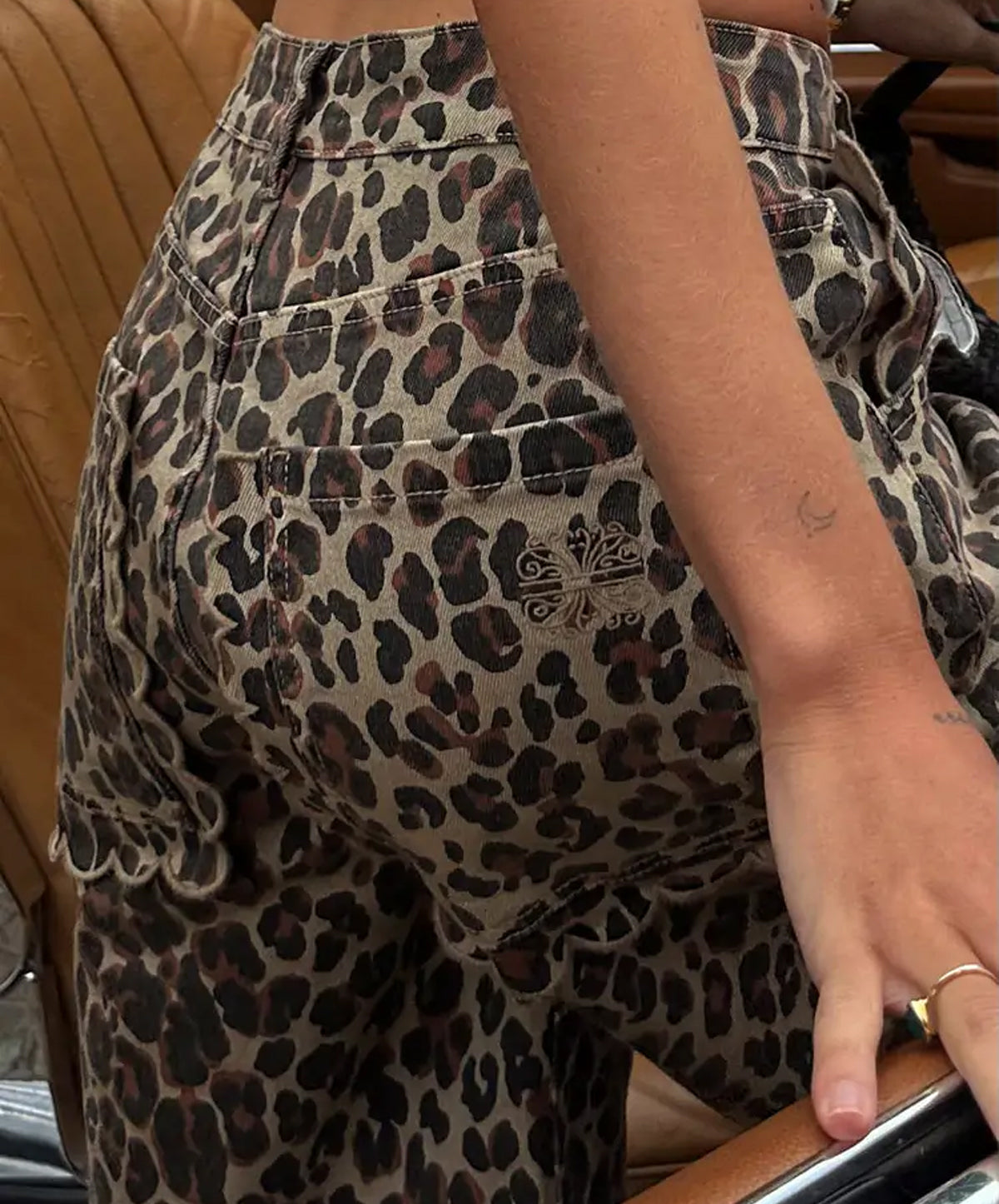 Leopard Lucia Scallop Pocket Long Shorts