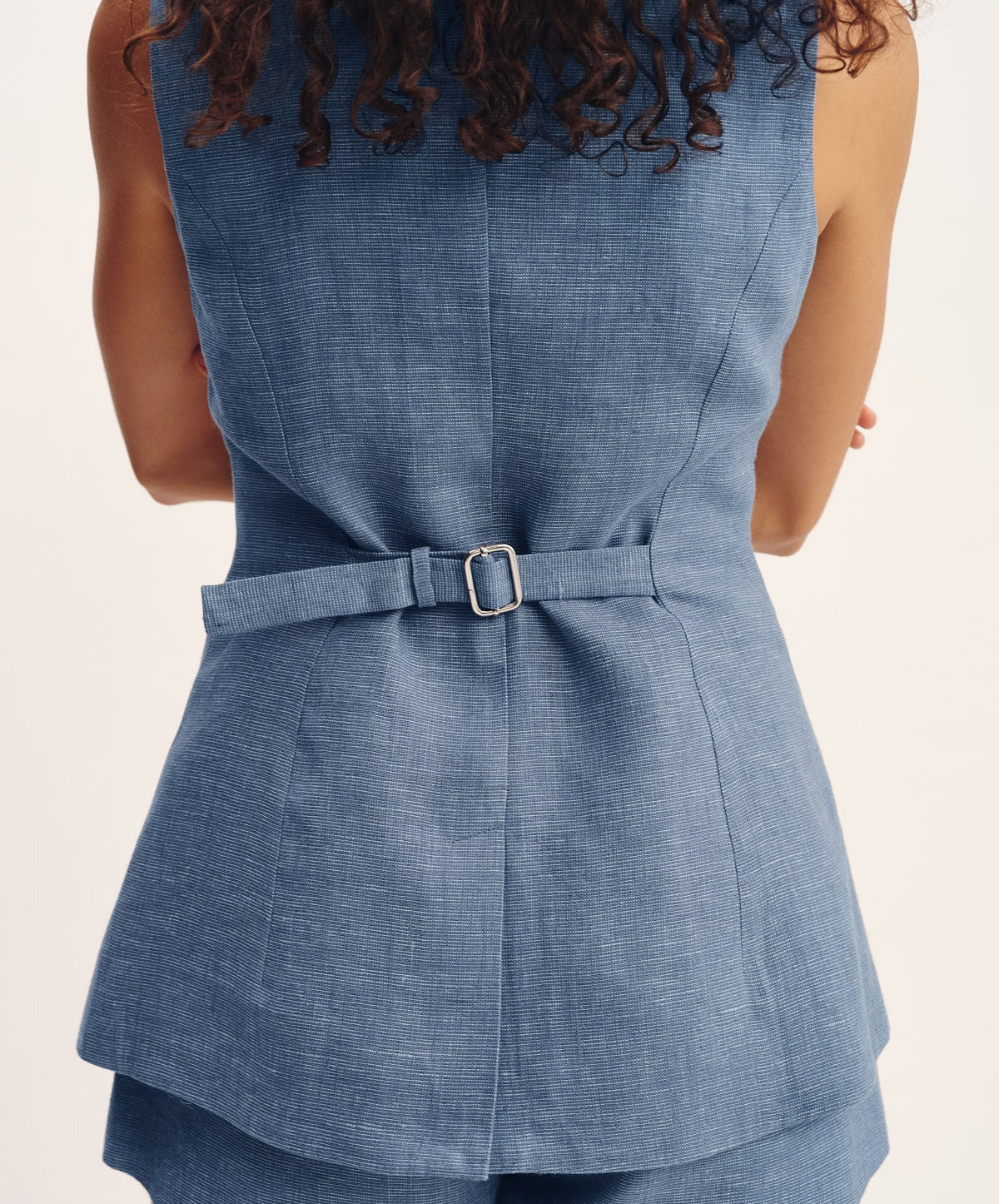 Thea Vest