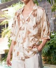 Load image into Gallery viewer, Tilda Woodstock Blouse