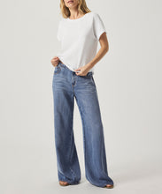Load image into Gallery viewer, Skye Short Sleeve Tee
