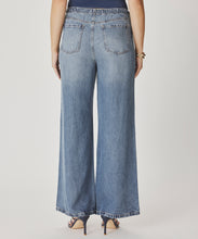 Load image into Gallery viewer, Lounge Denim Crop Pant